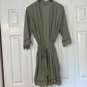 green robe